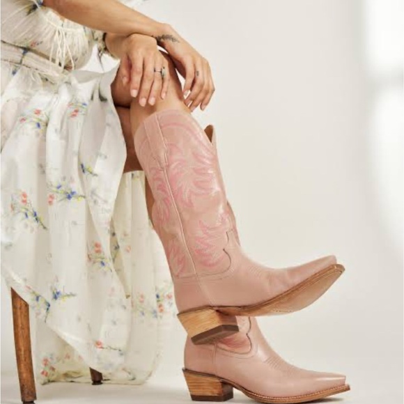 Tecovas Annie Misty Rose - Picture 2 of 12